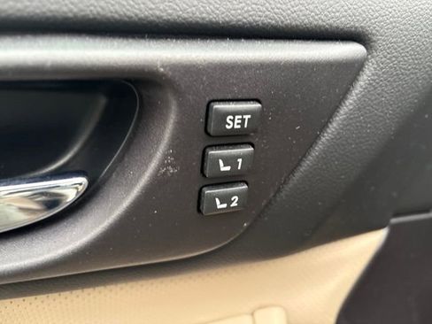 Used 2016 Subaru Outback 3.6R Limited image 14