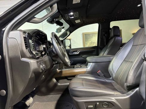 Used 2024 Chevrolet Silverado 2500 High Country w/ Midnight Edition AWD/4WD image 16