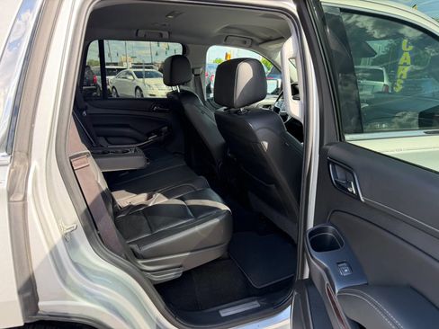 Used 2017 GMC Yukon SLT image 9