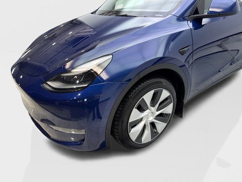 Used 2023 Tesla Model Y Long Range AWD/4WD image 18