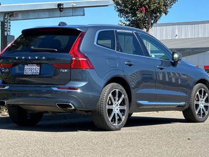 Used 2018 Volvo XC60 T6 Inscription w/ Convenience Package