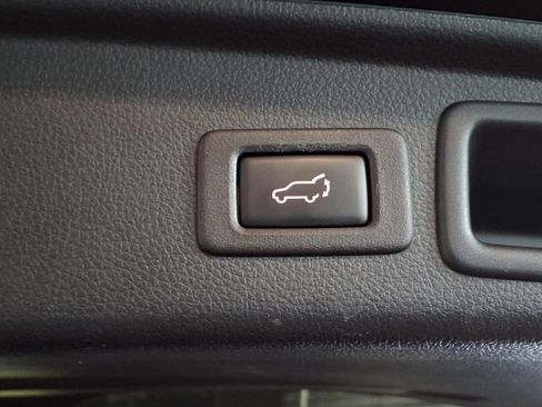 Used 2018 Subaru Forester 2.5i Premium AWD/4WD image 8