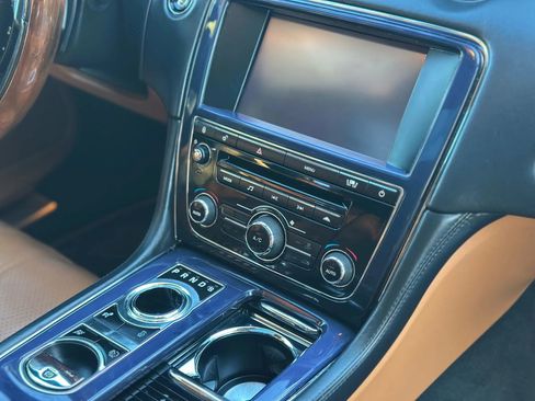 Used 2011 Jaguar XJ L Supercharged image 36