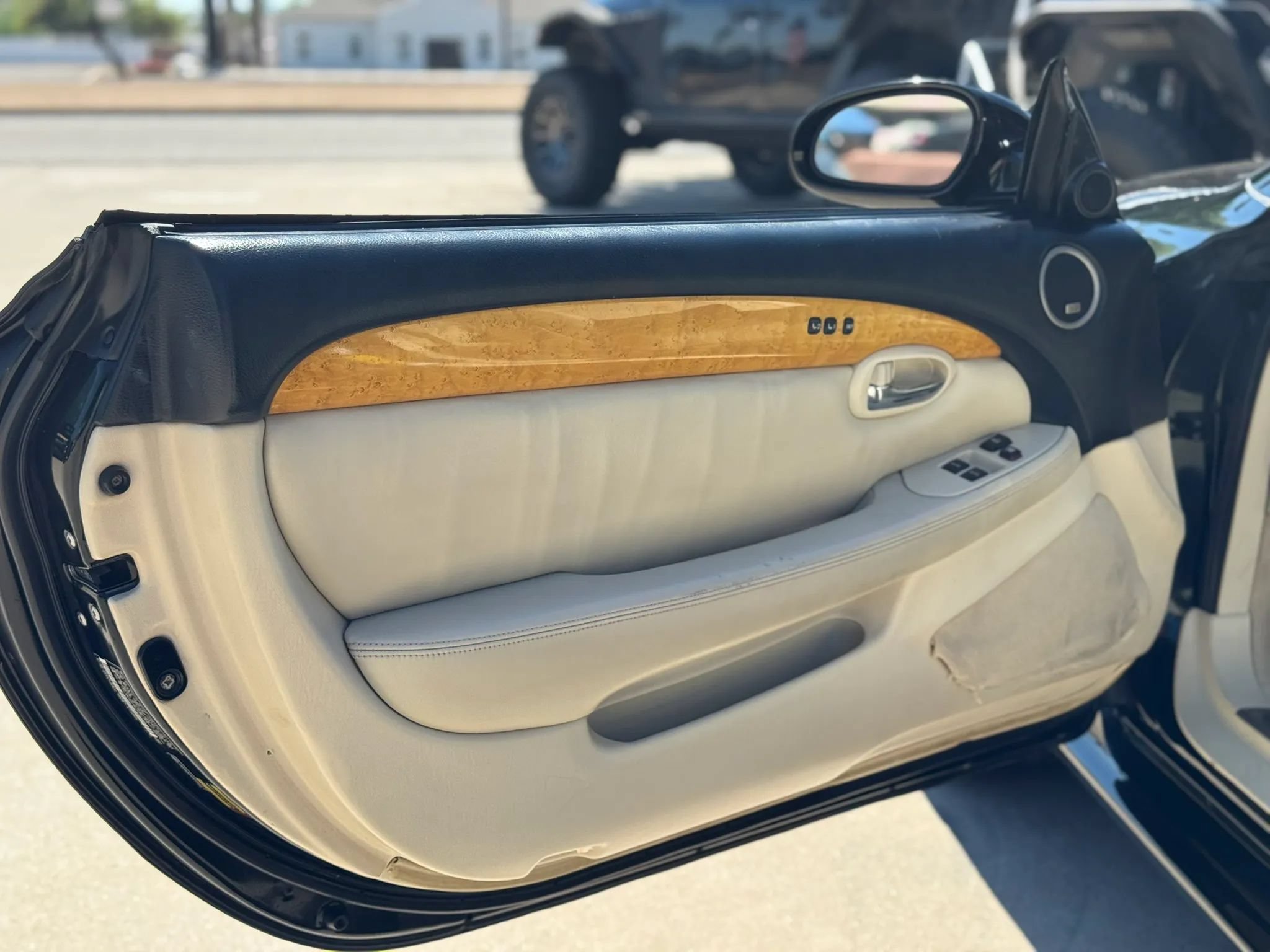 Used 2005 Lexus SC 430 Convertible RWD image 9