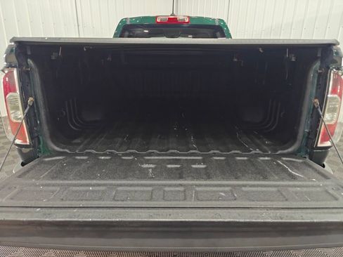 Used 2015 GMC Canyon SLT image 22