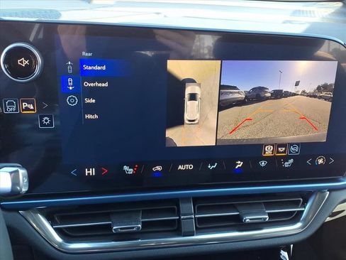 New 2026 Chevrolet Equinox EV LT image 12