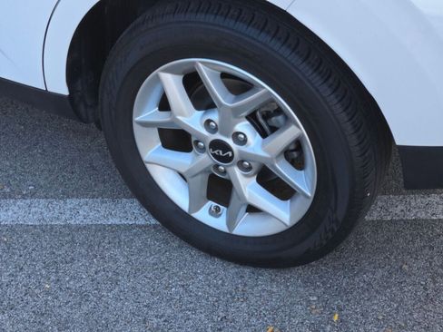 Used 2024 Kia Soul LX w/ Option Group 015 image 17