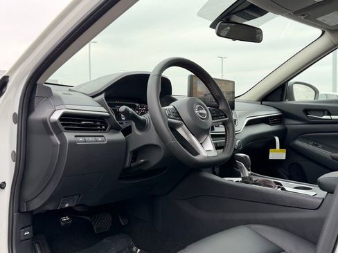 New 2026 Nissan Altima 2.5 SR FWD image 10
