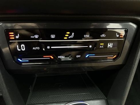 Used 2022 Volkswagen Tiguan SE R-Line AWD/4WD image 18
