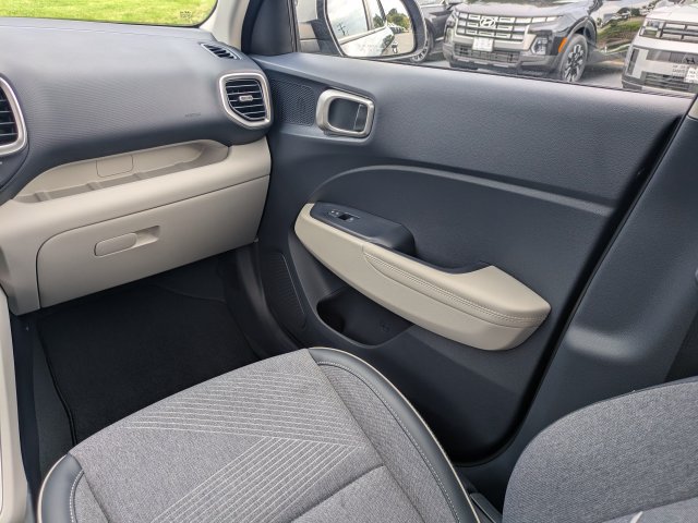 Certified 2026 Hyundai Venue SEL FWD image 17
