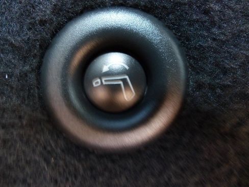 Used 2022 Nissan Pathfinder Platinum w/ Cargo Package image 36