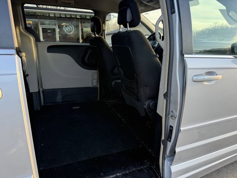 Used 2011 Dodge Grand Caravan Crew w/ Safety Sphere Group image 32