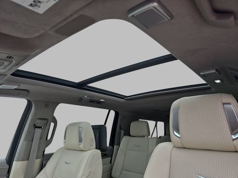 Certified 2022 Cadillac Escalade ESV Premium Luxury Platinum AWD/4WD image 33