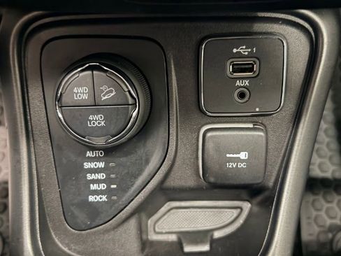 Used 2021 Jeep Compass Trailhawk image 22