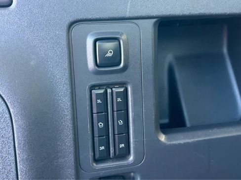 Used 2025 Ford Expedition Active AWD/4WD image 11