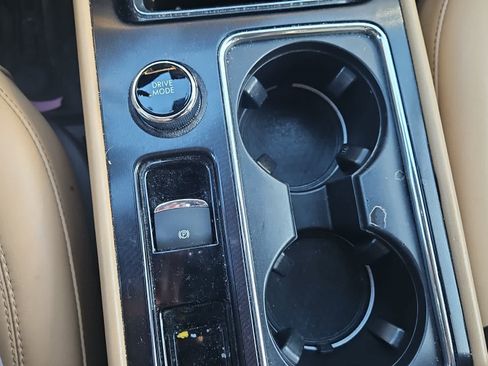 Used 2022 Lincoln Corsair Reserve w/ Equipment Group 201A image 18