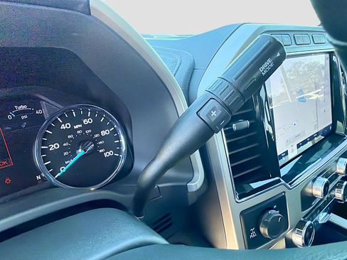 Used 2022 Ford F250 Lariat w/ Black Appearance Package image 26