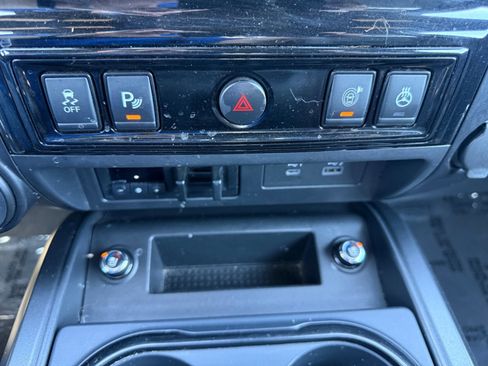 Used 2022 Nissan Titan PRO-4X w/ Pro-4x Convenience Package image 22