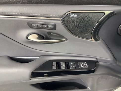 Used 2024 Lexus ES 350 w/ Accessory Package (Z2) FWD image 25
