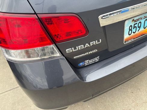 Used 2014 Subaru Legacy 2.5i Premium w/ Moonroof Package AWD/4WD image 7