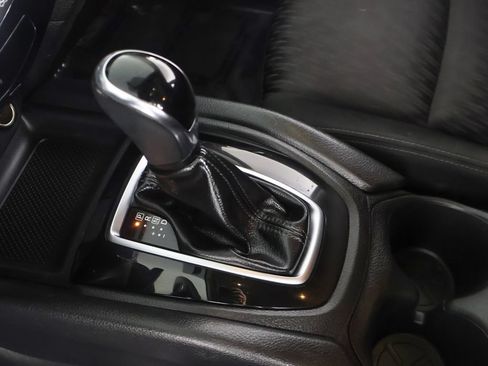 Used 2018 Nissan Rogue SV AWD/4WD image 44