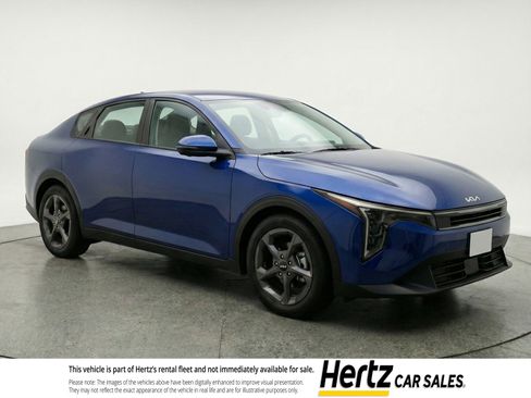 Used 2025 Kia K4 LXS image 1