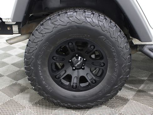 Used 2015 Jeep Wrangler Unlimited Sport w/ Quick Order Package 24S AWD/4WD image 30