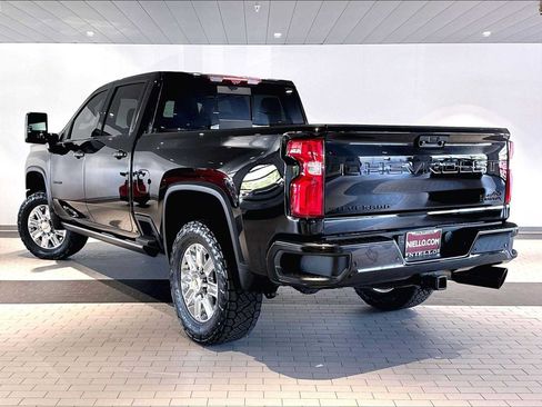 Used 2022 Chevrolet Silverado 2500 High Country AWD/4WD image 3