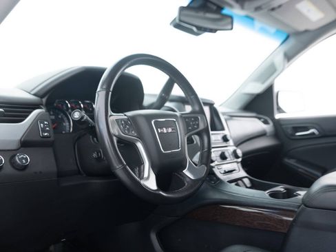 Used 2018 GMC Yukon XL SLT w/ Premium Edition AWD/4WD image 30