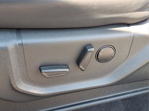 Used 2024 Ford Expedition Max XLT image 26