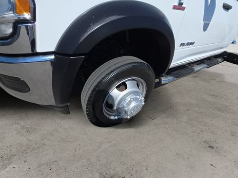 Used 2022 RAM 5500 Tradesman w/ Chrome Appearance Group AWD/4WD image 9
