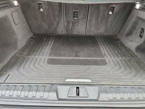 Used 2025 Land Rover Range Rover Sport SE image 15