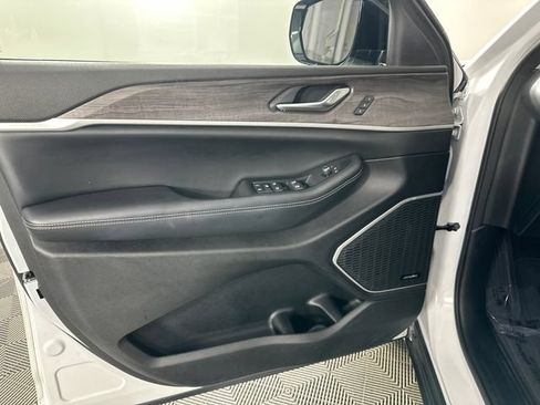 Certified 2022 Jeep Grand Cherokee Limited 4xe AWD/4WD image 18