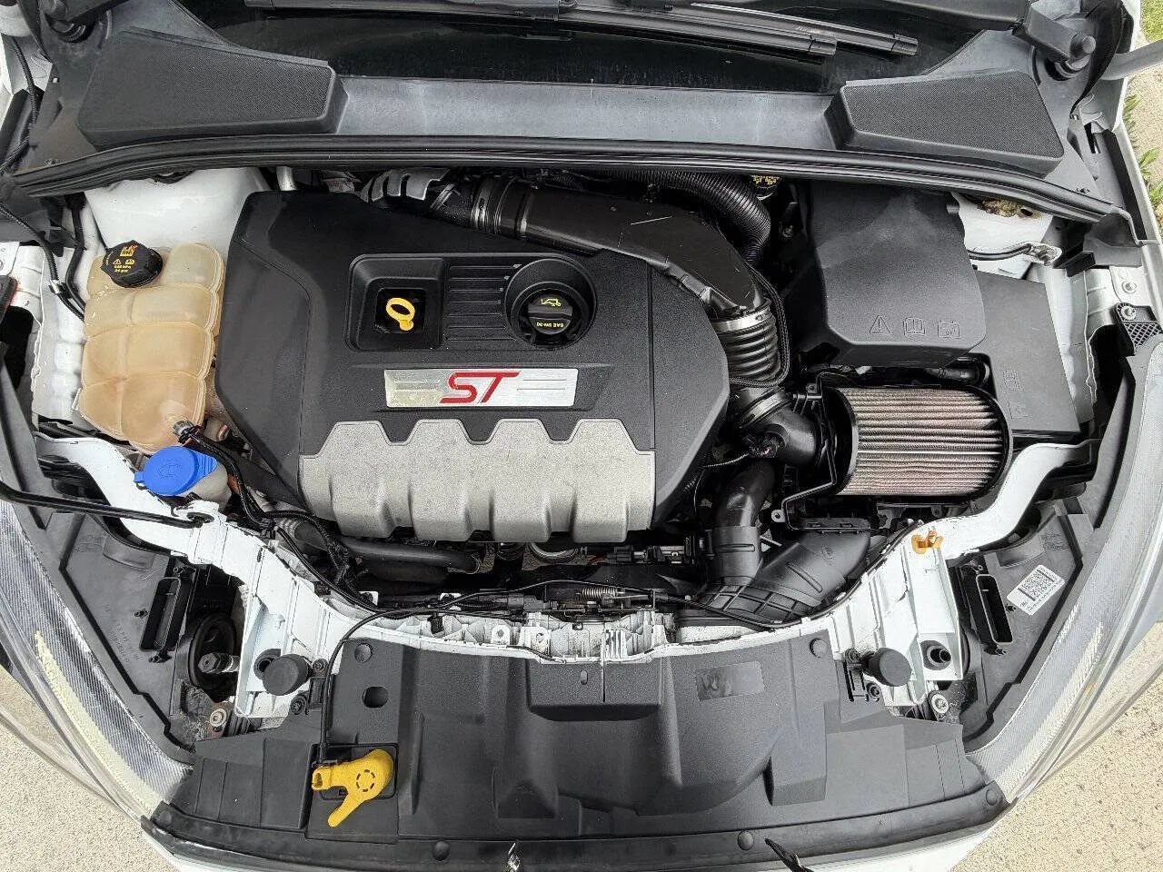 Used 2018 Ford Focus ST w/ Equipment Group 401A FWD image 28