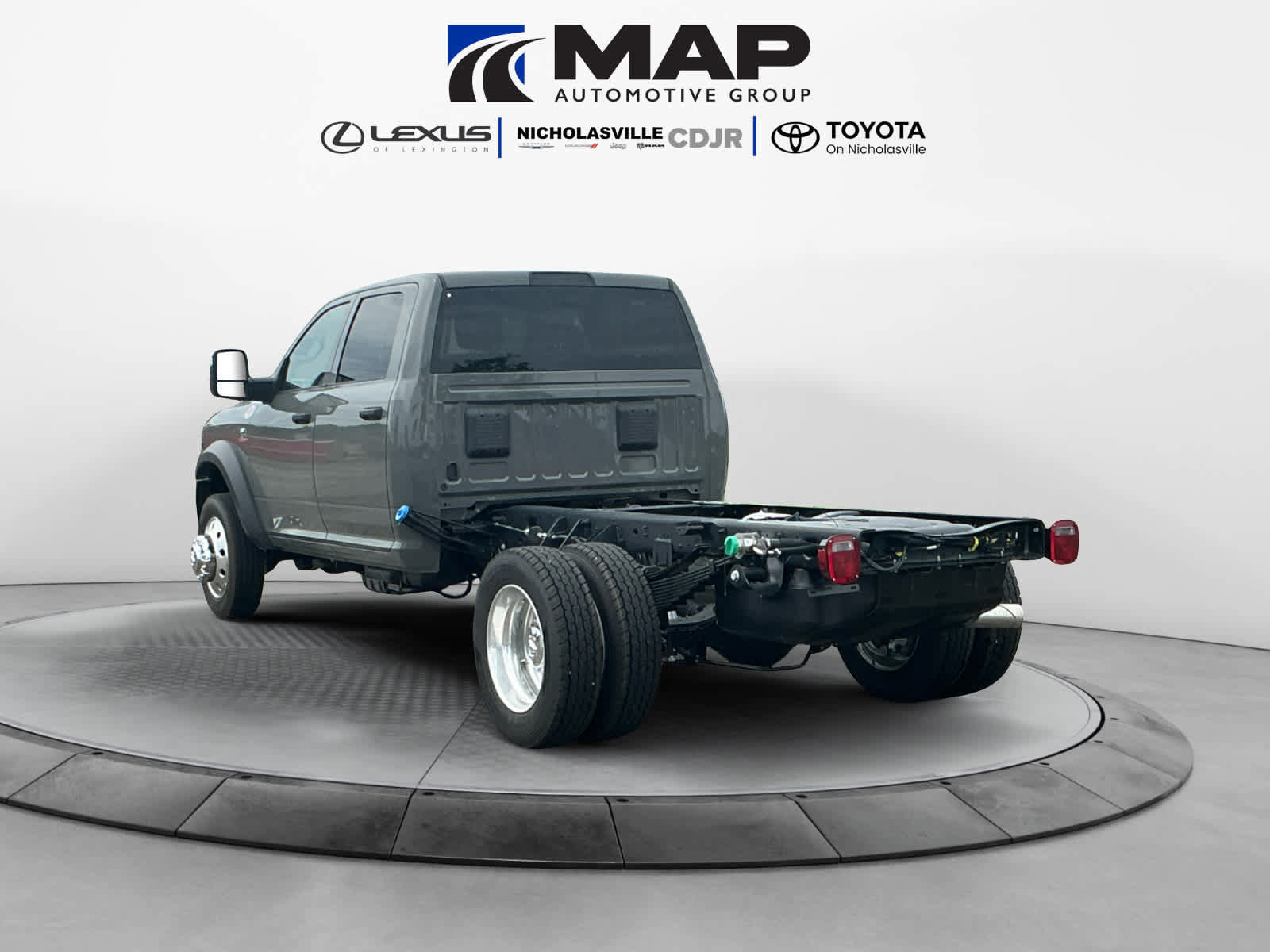 New 2026 RAM 4500 Tradesman w/ Chrome Appearance Group AWD/4WD image 3