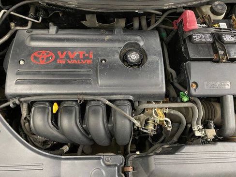 Used 2000 Toyota Celica GT FWD image 9