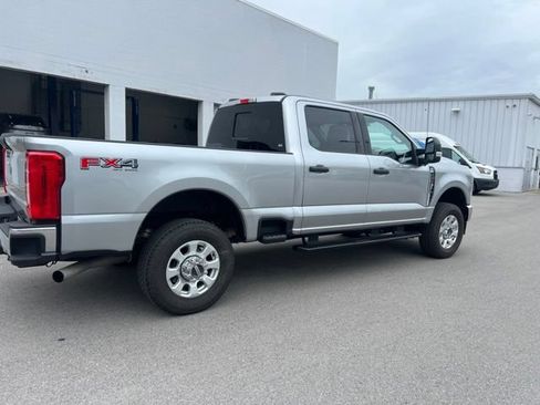 Used 2024 Ford F250 XLT AWD/4WD image 11