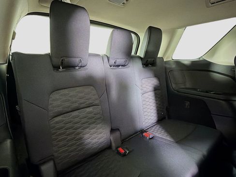 Used 2025 Nissan Pathfinder SV image 27