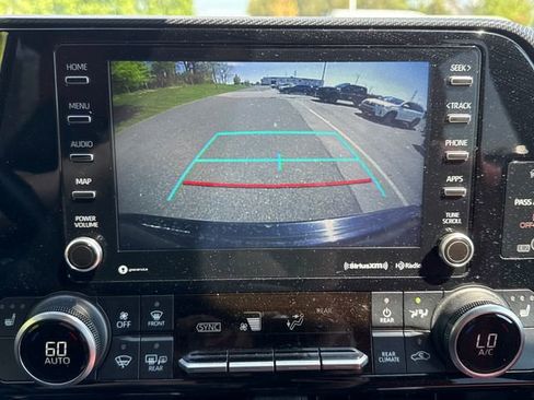 Used 2021 Toyota Highlander XSE AWD/4WD image 31