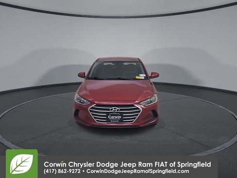 Used 2017 Hyundai Elantra SE FWD image 5