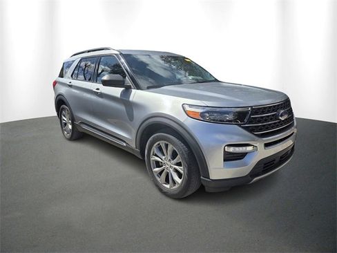 Used 2022 Ford Explorer XLT w/ Equipment Group 202A image 1