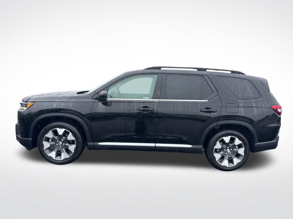 Certified 2026 Honda Pilot Touring image 2