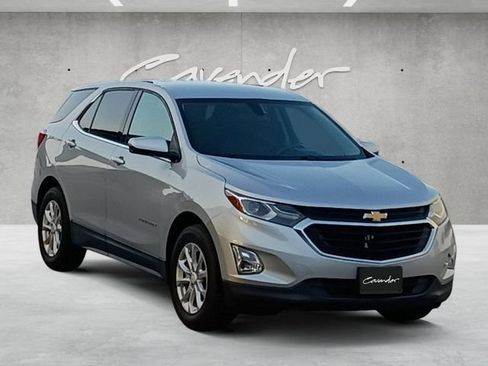 Used 2019 Chevrolet Equinox LT FWD image 2