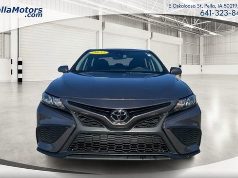 Used 2022 Toyota Camry SE w/ Cold Weather Package FWD image 7