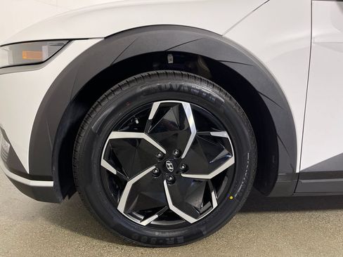 Certified 2024 Hyundai Ioniq 5 SEL RWD image 11