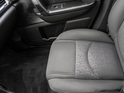 Used 2014 GMC Acadia SLE image 30