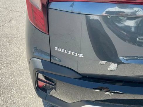 Certified 2025 Kia Seltos EX w/ EX Sunroof Package AWD/4WD image 15