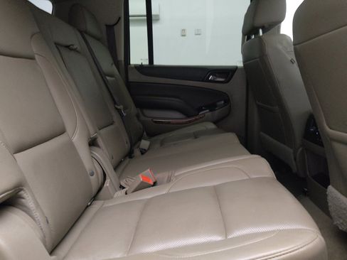 Used 2020 Chevrolet Suburban Premier AWD/4WD image 19