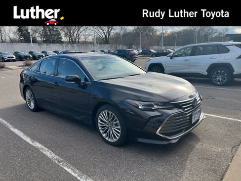 Certified 2019 Toyota Avalon Limited w/ Advanced Safety Package FWD image 1