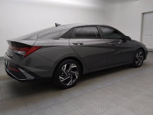 Used 2024 Hyundai Elantra Limited FWD image 10